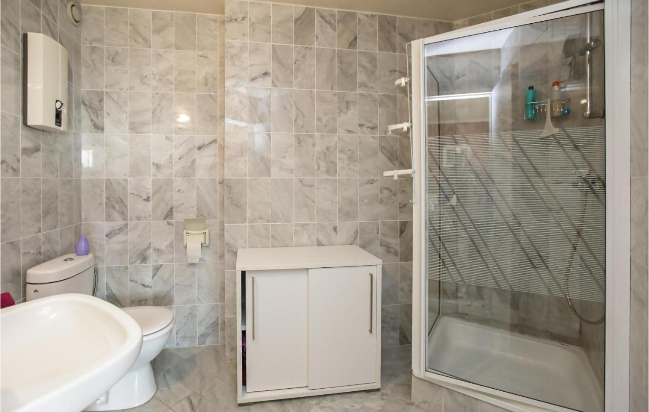 1 Bedroom Lovely Apartment In Oostende Exterior photo